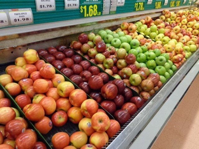 De appel soorten worden verzorgd tot en met. Alle soorten worden los verkocht. Dit is toch wel een uitdaging voor de winkels hier bij ons.