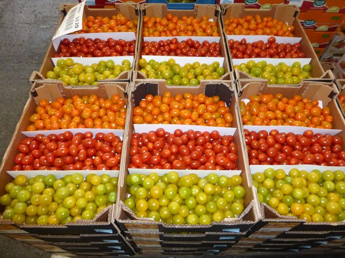 We zien in de markt echt veel activiteit met mini tomaten die los verkocht worden. Zie rubriek tomaten .