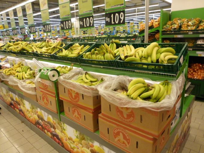 Enorm veel aandacht voor bananen in Duitse supermarkten.