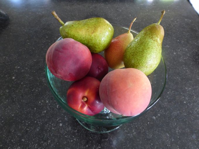 Een fruitschaal op tafel doet het gezonde verbruik zeker stijgen in het gezin.