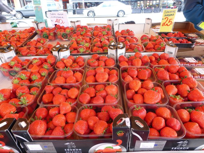 Mooie aardbeien van Eburon gezien op de markt in Oslo in mei 2015. Intussen zijn dit Belorta aardbeien geworden. 