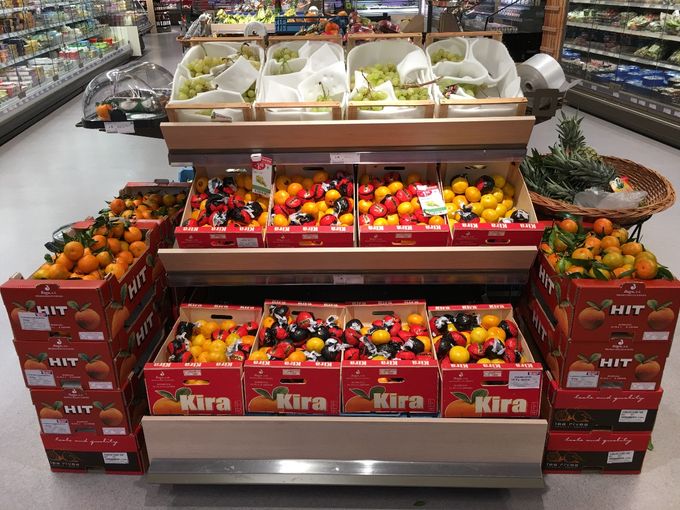 Knappe presentatie van mandarijnen en clementines in Spar winkel te Lichtervelde.