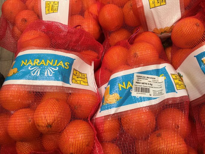 Ja in Spanje vinden we zelfs verpakkingen van 6kg appelsienen in de supermarkten.
Ja waarom niet.
