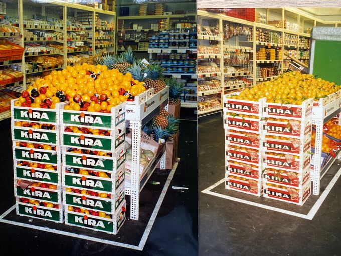 Knappe werkwijze bij producent Bagu vroeger. Bij de overgang van de mandarijnen naar clementines kreeg de kist ook een andere kleur.  